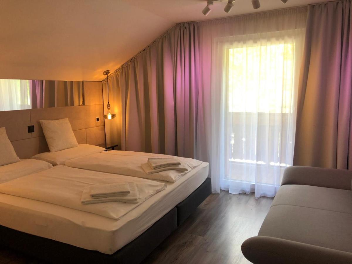 Townville Chalet's Apartment